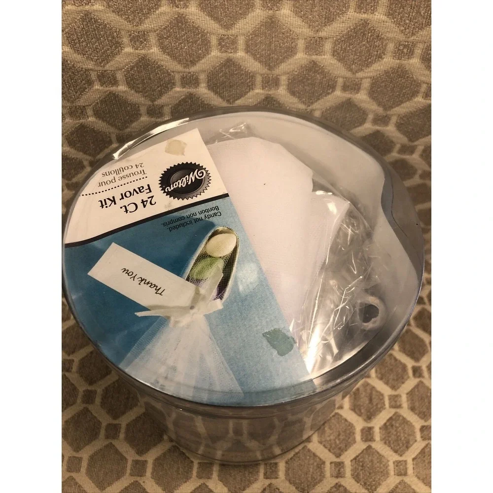 Wilton Mini Candy‎ Scoop Favor Kit  24 Count - New Wedding Bridal Shower